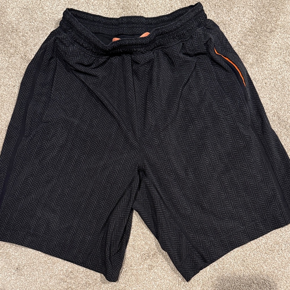 Lululemon Pace Breaker Shorts men’s small